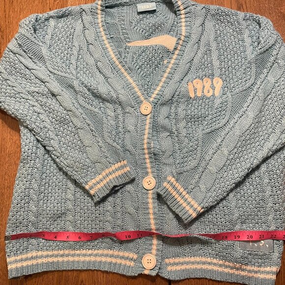 Official Taylor Swift 1989 Taylor's Version Cardigan XL/2XL - Picture 1 of 3
